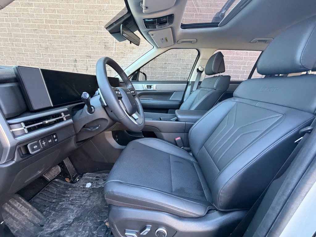 Used 2025 Hyundai Santa Fe XRT image 13