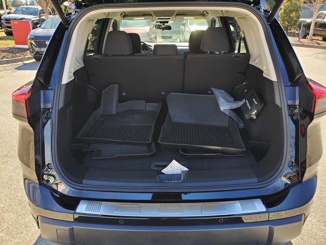Certified 2025 Nissan Rogue SV image 11
