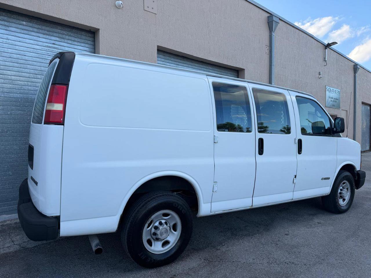 Used 2005 Chevrolet Express 2500 2500 135 WB RWD image 13