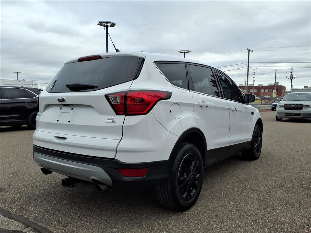 Certified 2019 Ford Escape SE image 6