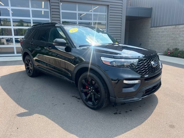 Certified 2023 Ford Explorer ST w/ Equipment Group 401A AWD/4WD image 3