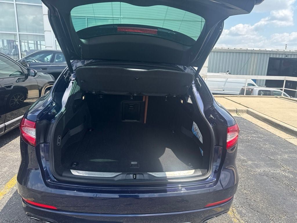 Used 2018 Maserati Levante GranLusso AWD/4WD image 44