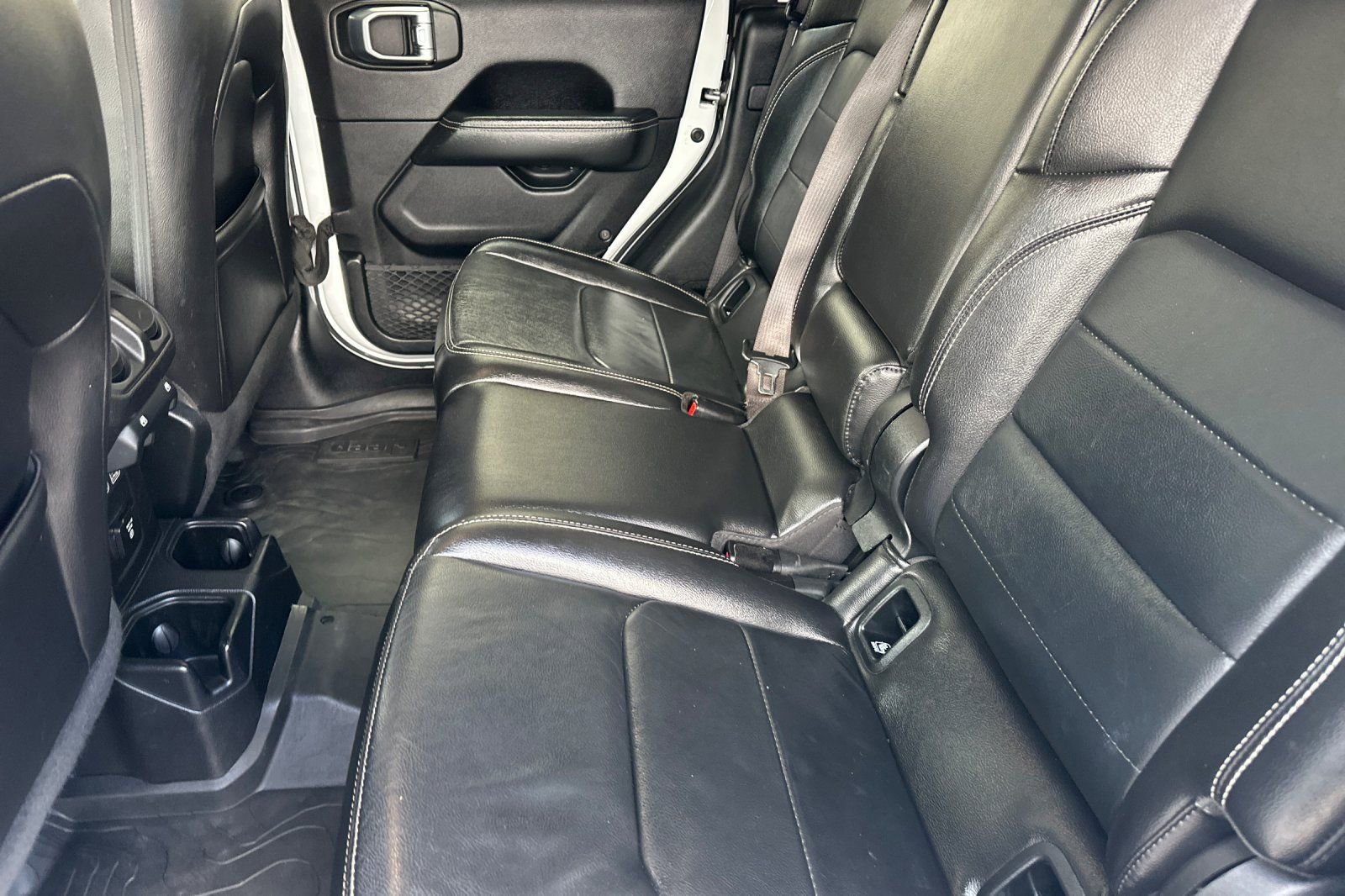 Used 2020 Jeep Gladiator Overland AWD/4WD image 11