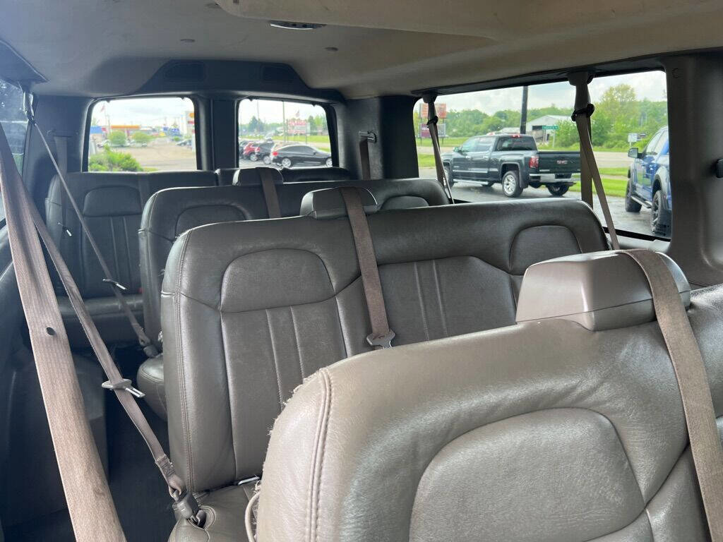Used 2019 Chevrolet Express 3500 LS RWD image 13