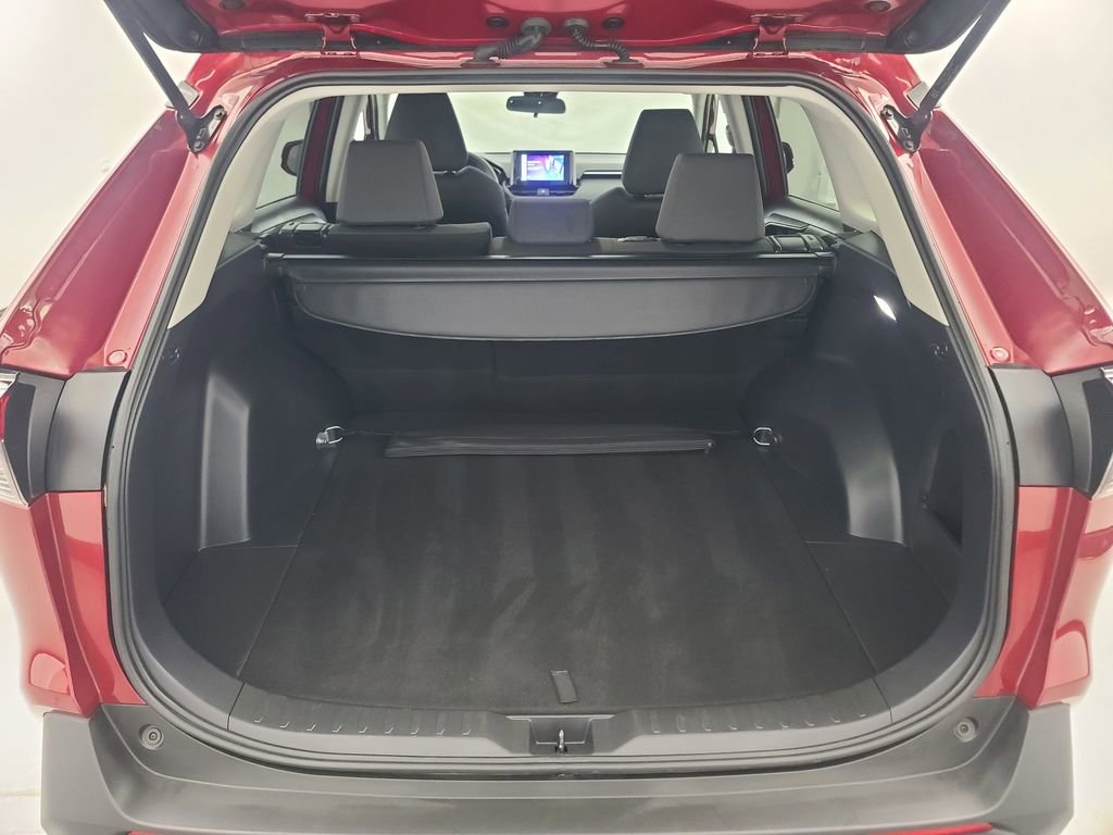 Used 2025 Toyota RAV4 XLE image 19