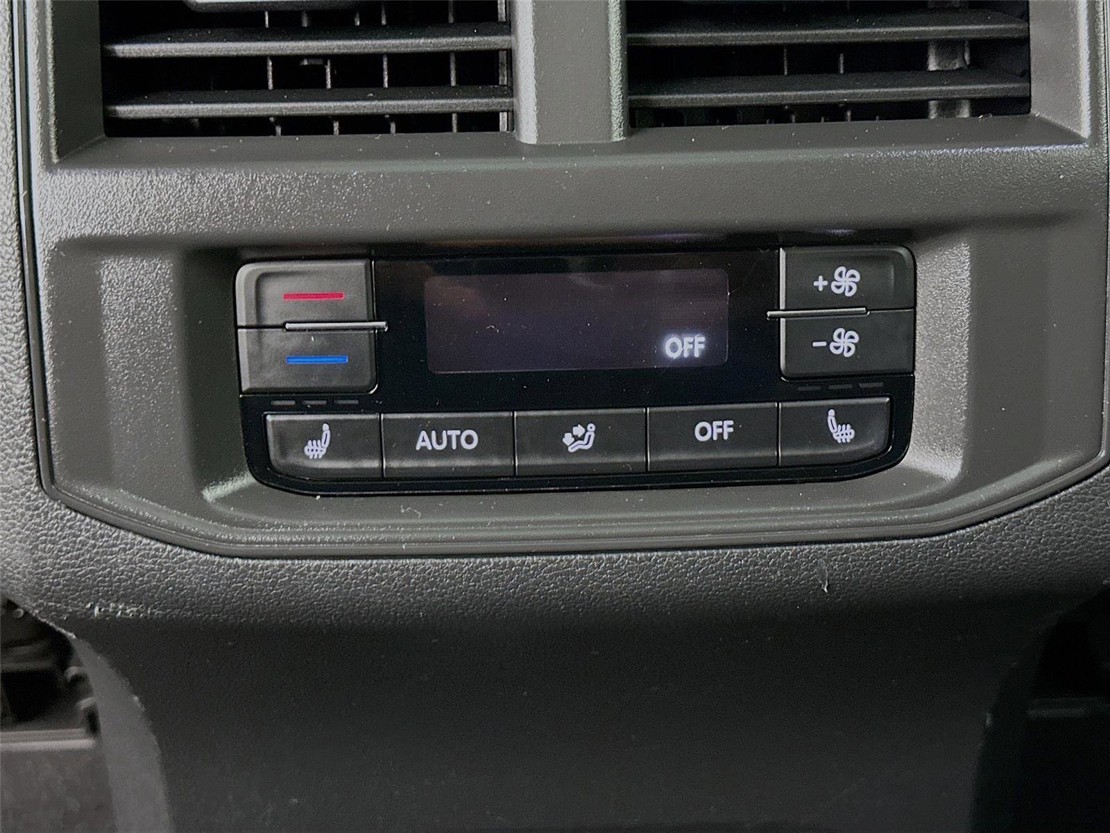 Used 2022 Volkswagen Atlas SEL Premium image 33