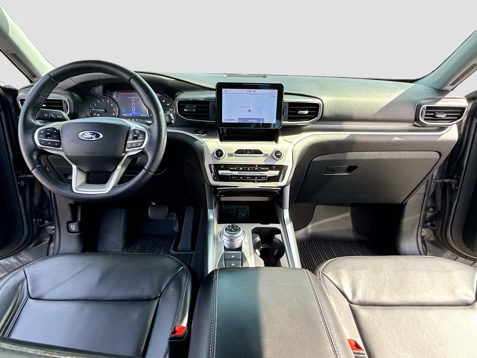 Used 2021 Ford Explorer XLT w/ Equipment Group 202A image 3