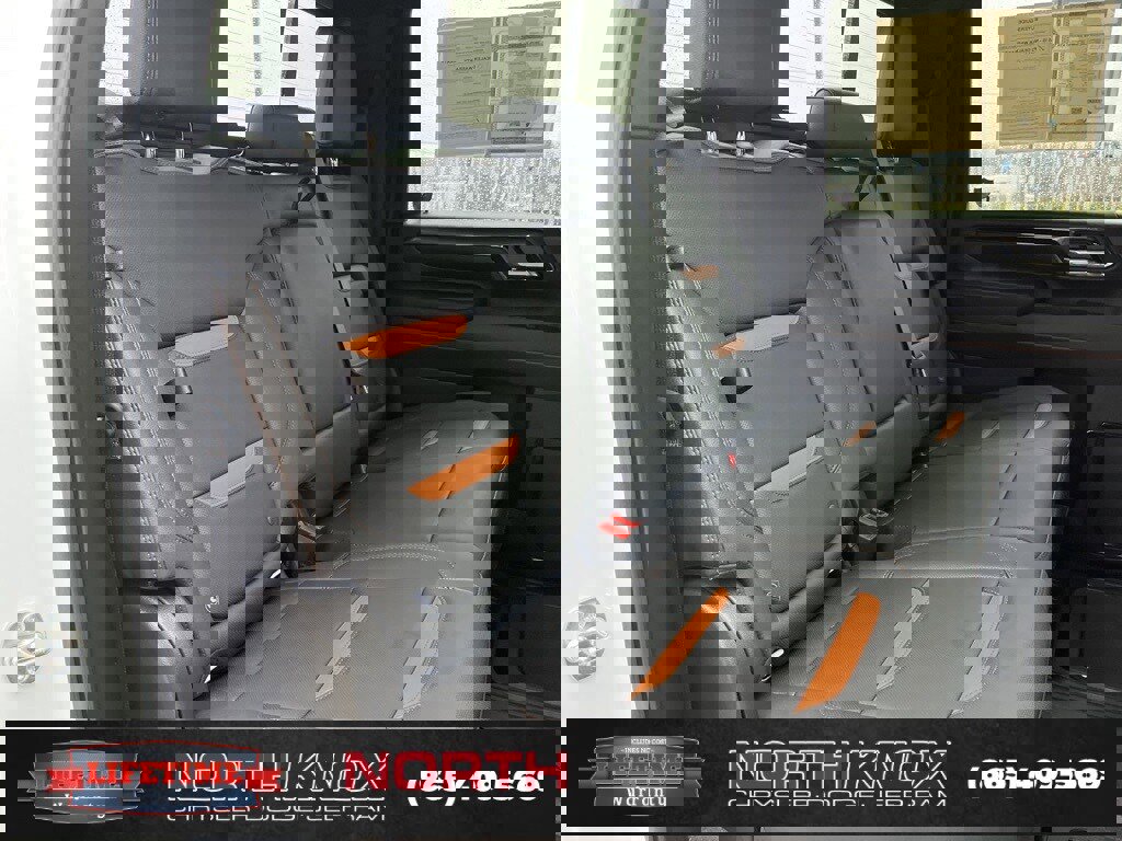 Used 2025 GMC Sierra 2500 AT4 w/ AT4 Premium Plus Package image 25