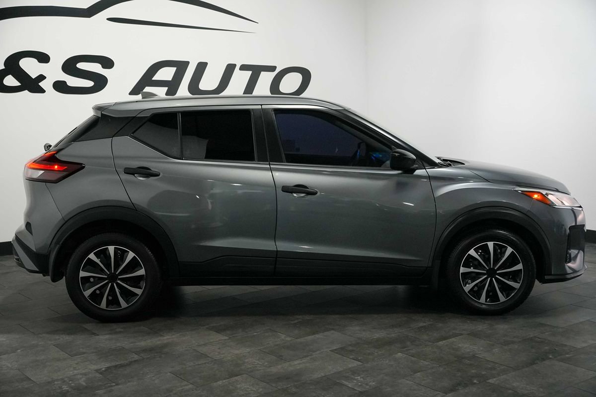 Used 2021 Nissan Kicks S FWD image 8