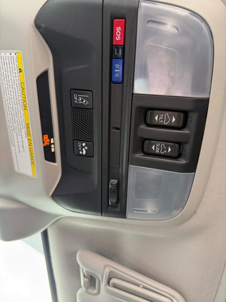 Used 2022 Subaru Crosstrek 2.5i Sport w/ Moonroof Package image 36