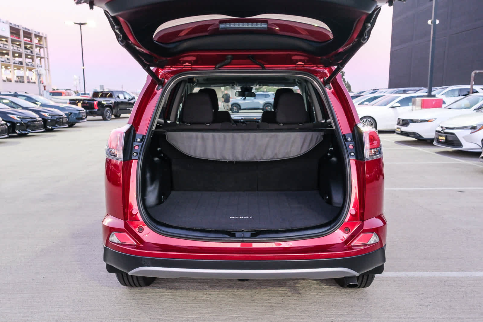 Certified 2018 Toyota RAV4 XLE FWD image 27