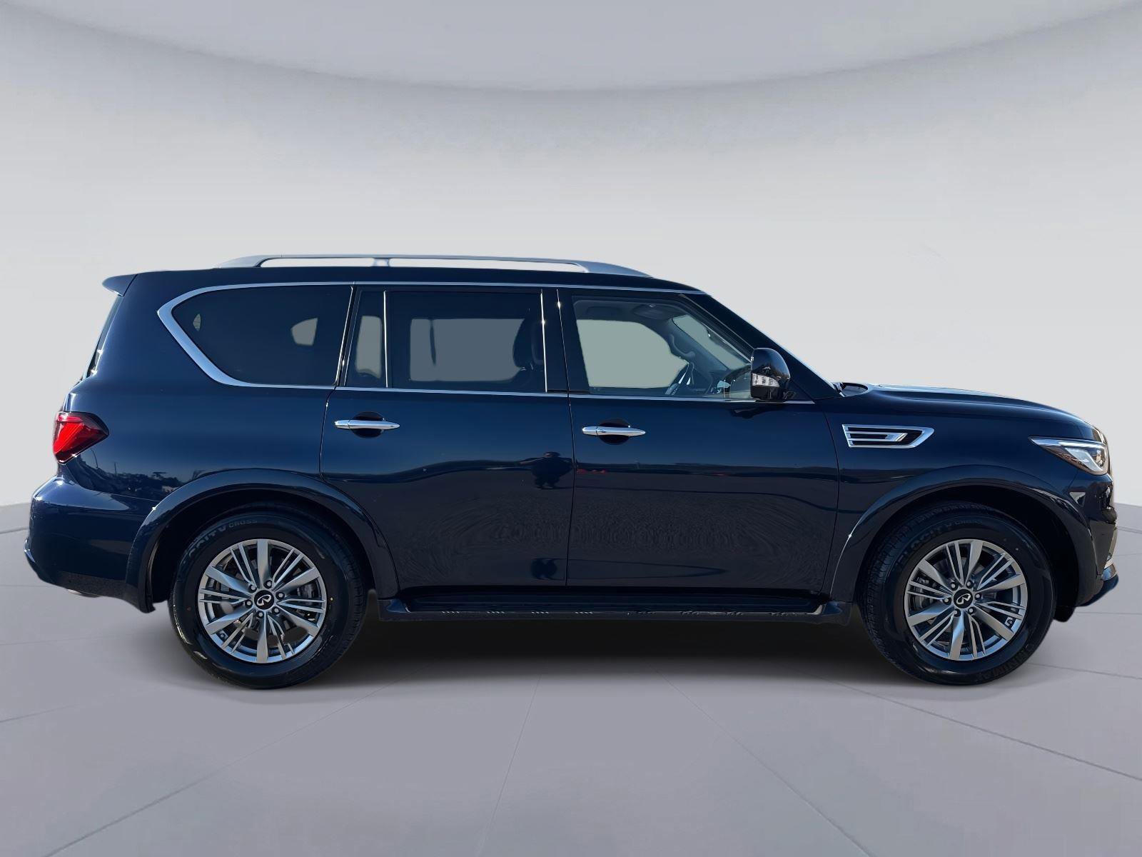 Used 2024 INFINITI QX80 Luxe image 2
