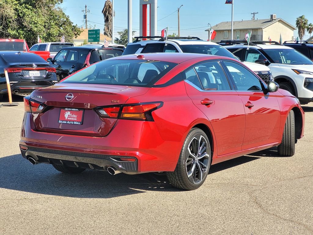 Used 2024 Nissan Altima 2.5 SR image 4