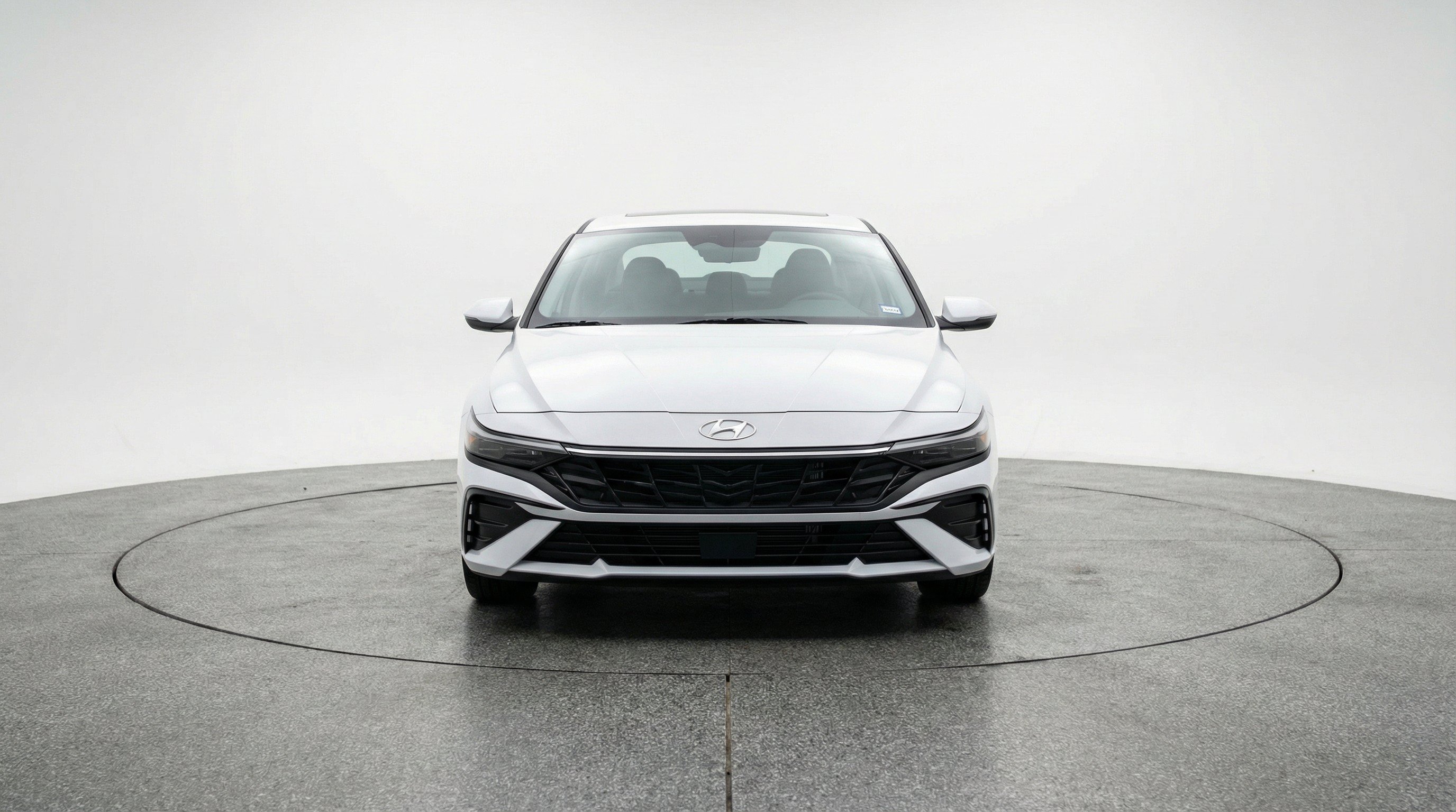 Used 2025 Hyundai Elantra SEL FWD image 2