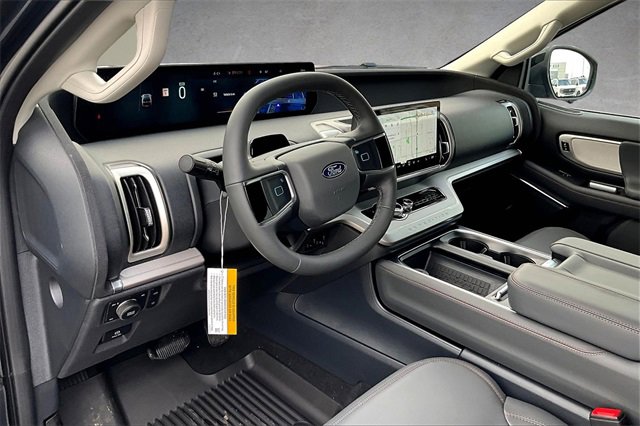 New 2025 Ford Expedition Active image 6