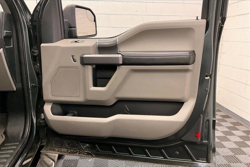 Used 2015 Ford F150 XLT w/ Equipment Group 301A Mid image 17