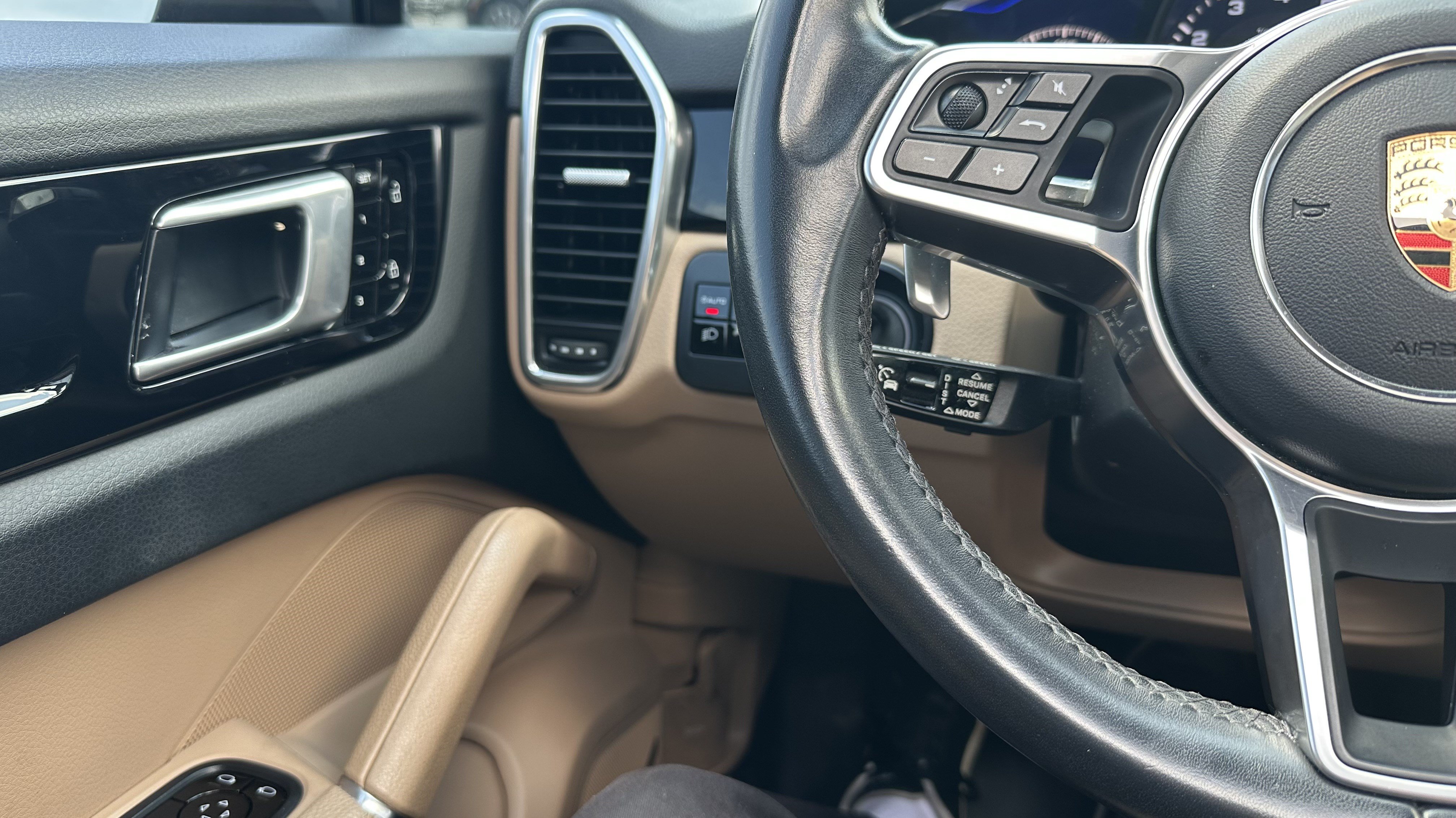 Used 2020 Porsche Cayenne AWD/4WD image 20