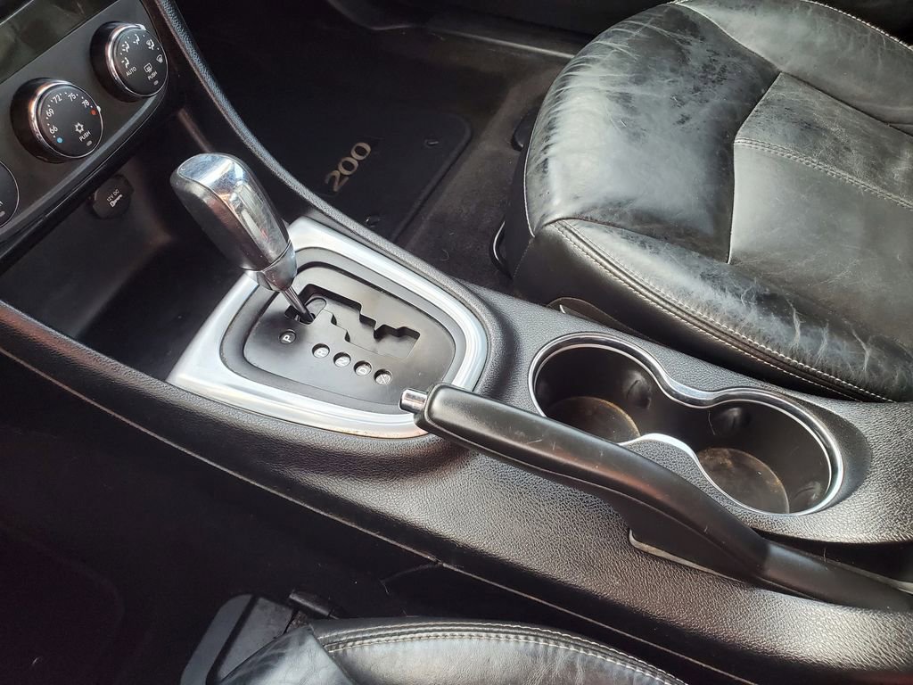 Used 2013 Chrysler 200 Limited FWD image 20