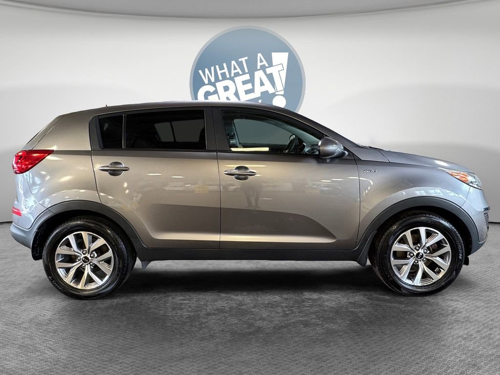 Used 2016 Kia Sportage LX AWD/4WD image 2