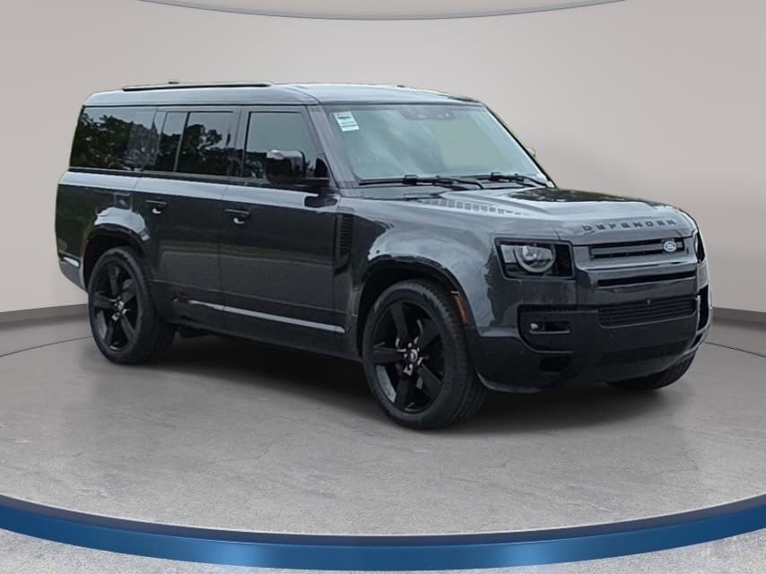 Used 2025 Land Rover Defender 130 V8 AWD/4WD image 3