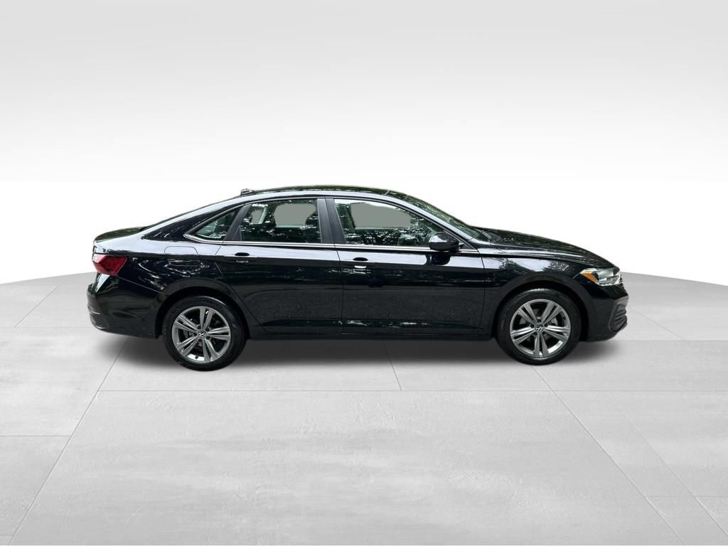 Used 2024 Volkswagen Jetta SE FWD image 6