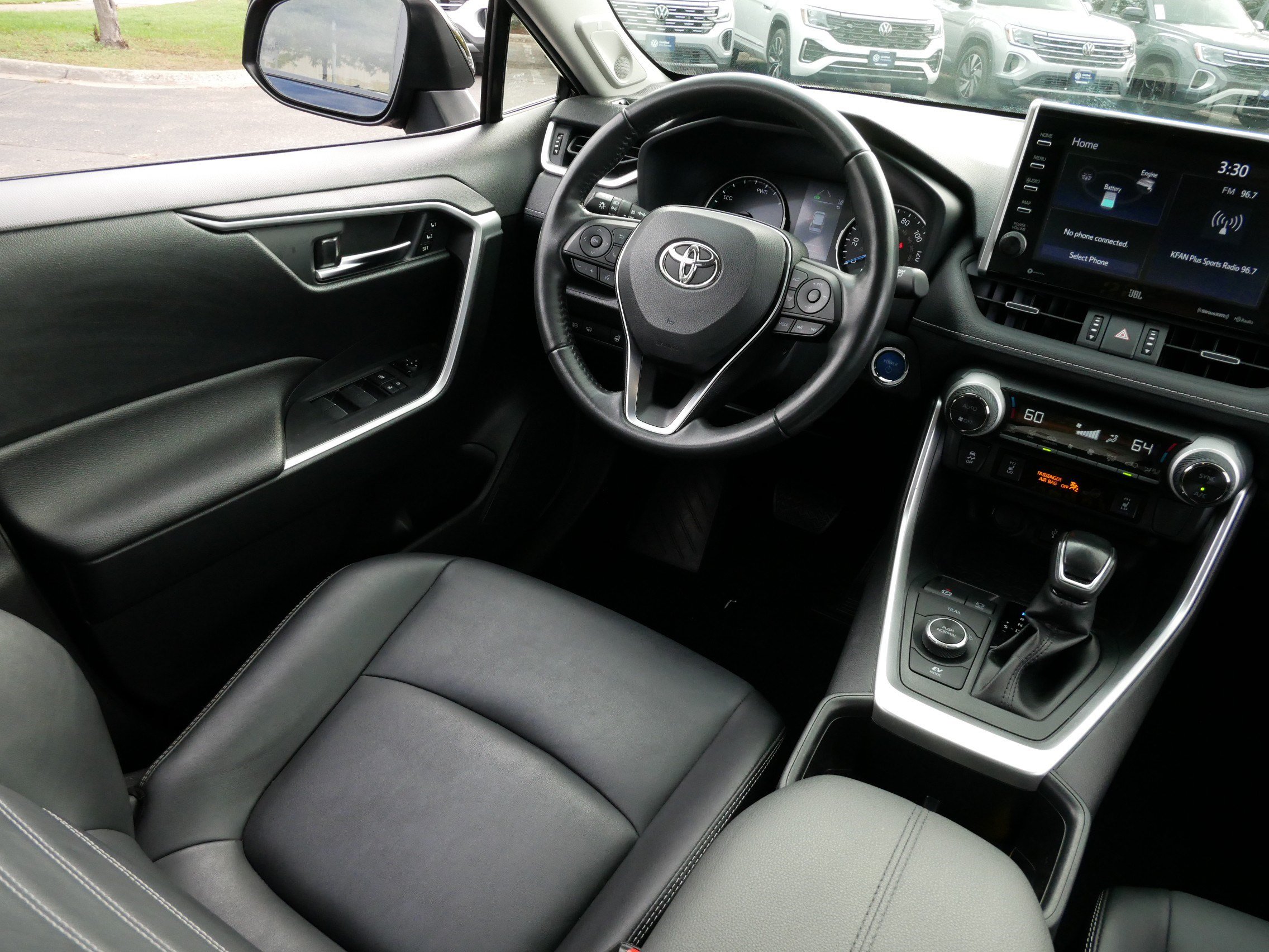 Used 2022 Toyota RAV4 XLE Premium AWD/4WD image 9