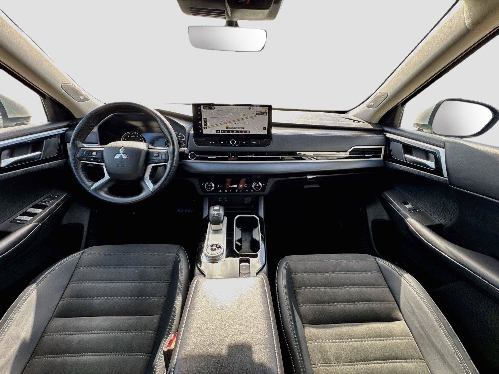 Used 2025 Mitsubishi Outlander SE AWD/4WD image 26