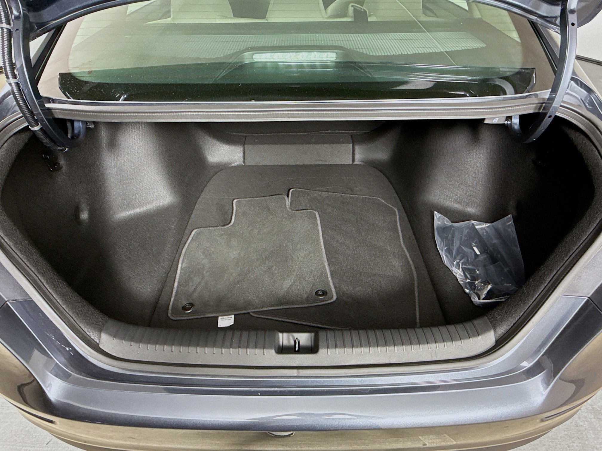Certified 2025 Honda Accord LX image 30