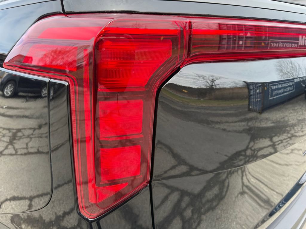 New 2026 Kia Carnival SX FWD image 21