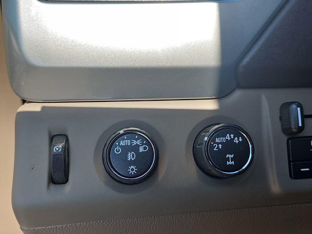 Used 2018 Chevrolet Tahoe LT w/ LT Signature Package AWD/4WD image 31