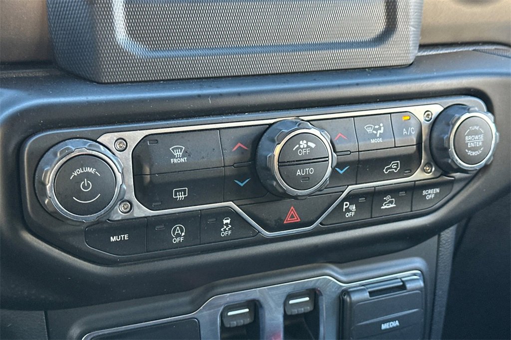 Used 2021 Jeep Wrangler Sport S image 21