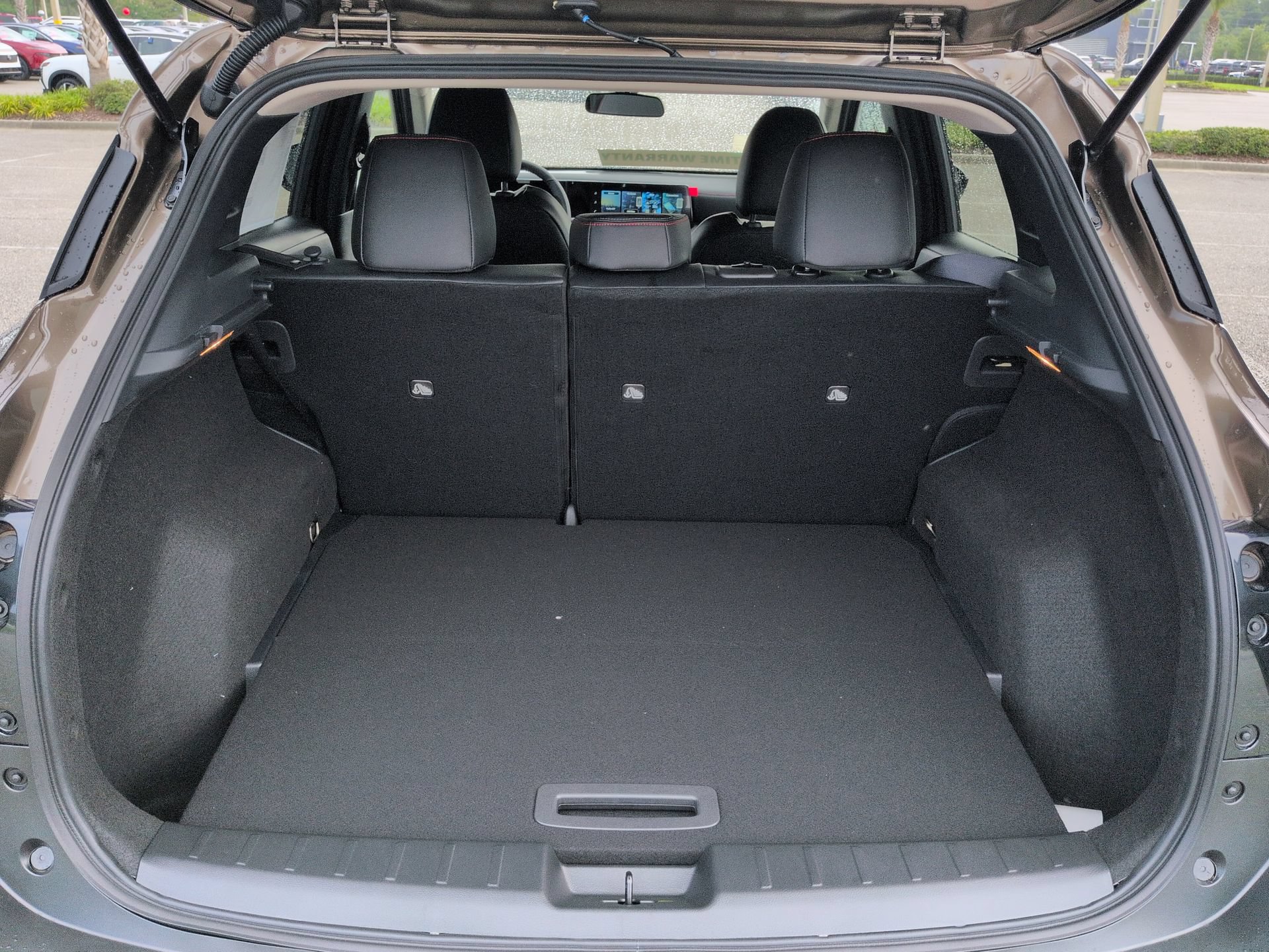 New 2026 Nissan Kicks SR FWD image 14