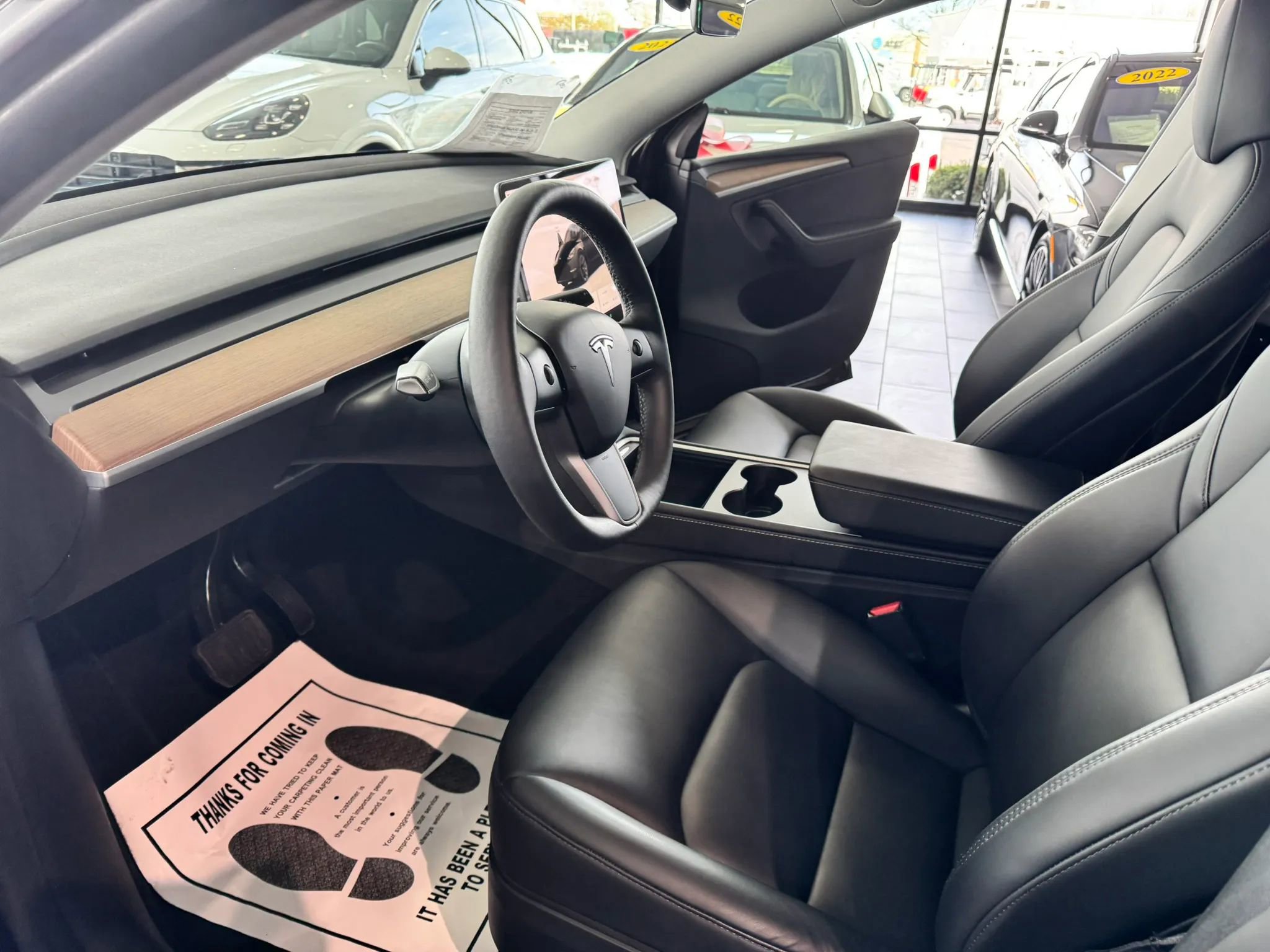 Used 2024 Tesla Model Y Long Range image 9