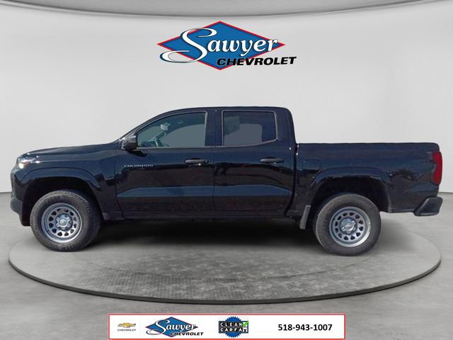 Used 2024 Chevrolet Colorado W/T RWD image 2