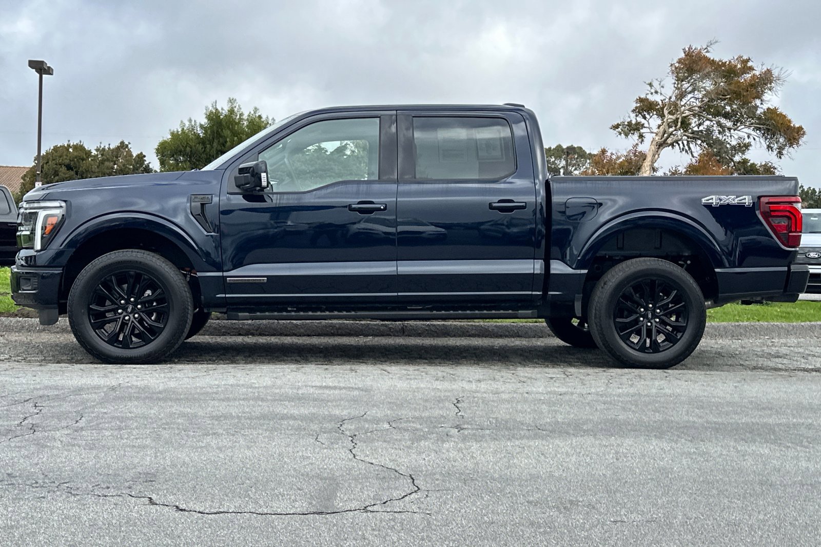 Used 2025 Ford F150 Lariat w/ Equipment Group 501A Mid image 2