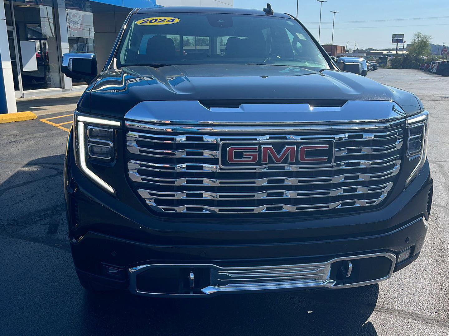 Used 2024 GMC Sierra 1500 Denali AWD/4WD image 8