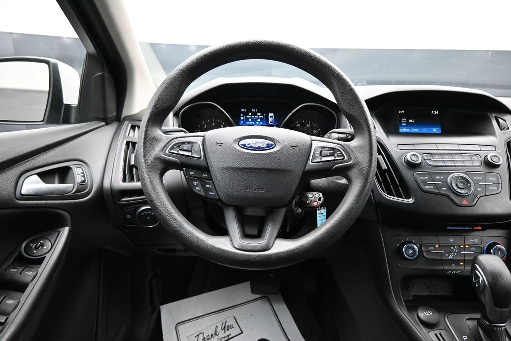 Used 2018 Ford Focus SE FWD image 15