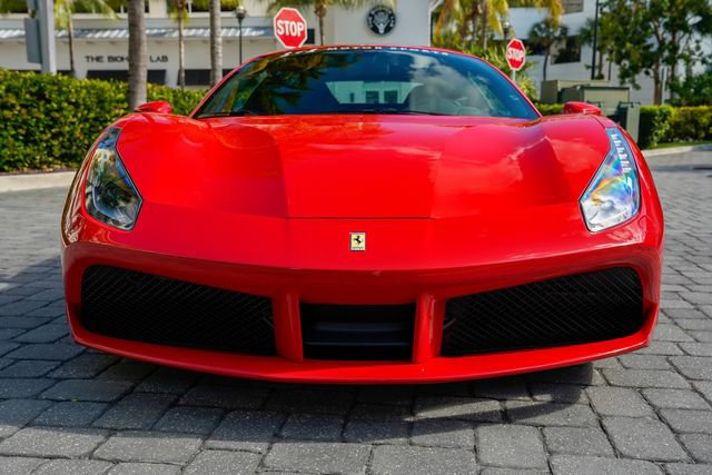 Used 2018 Ferrari 488 GTB image 7