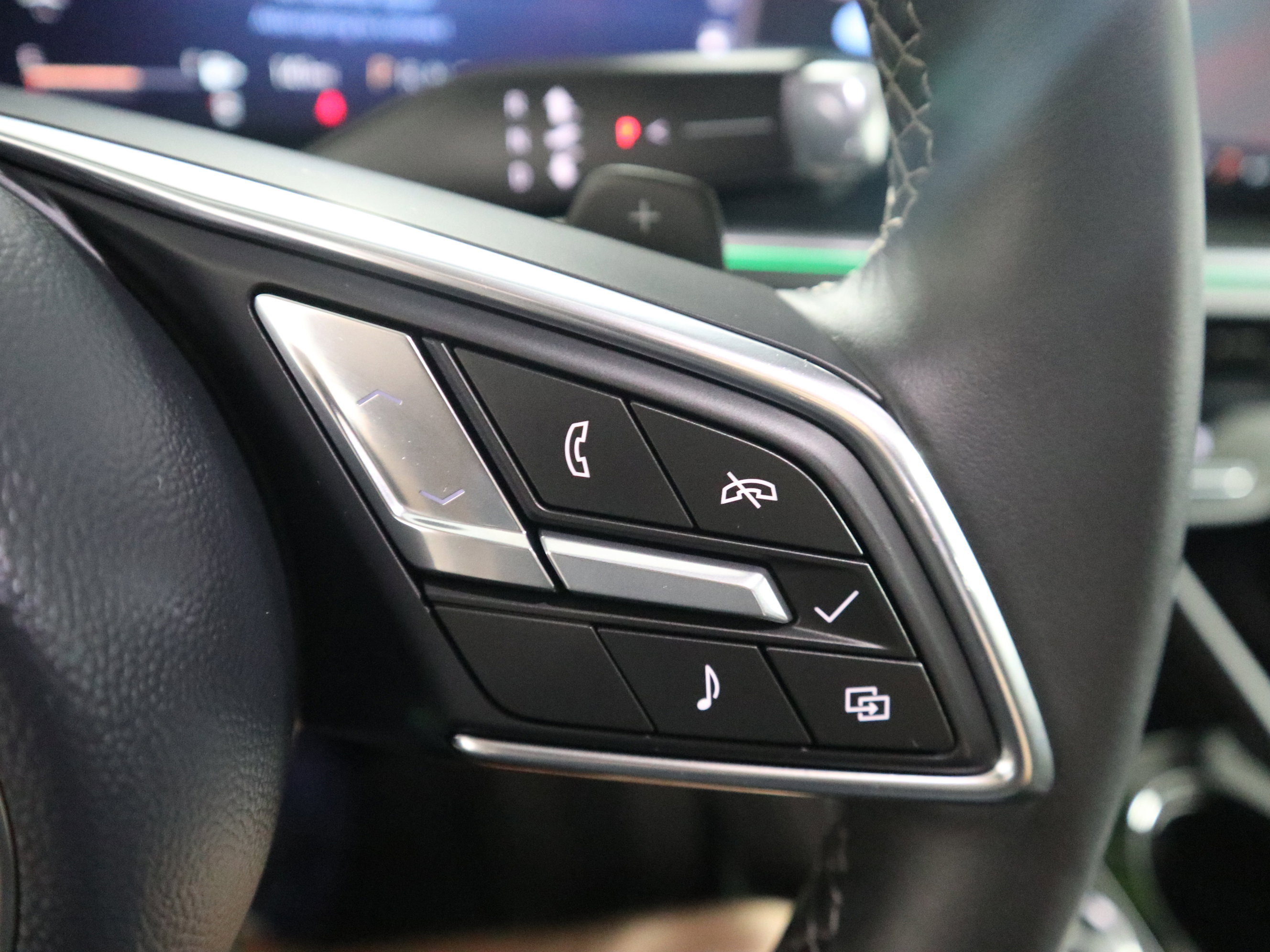 Used 2025 Buick Envision Preferred image 27