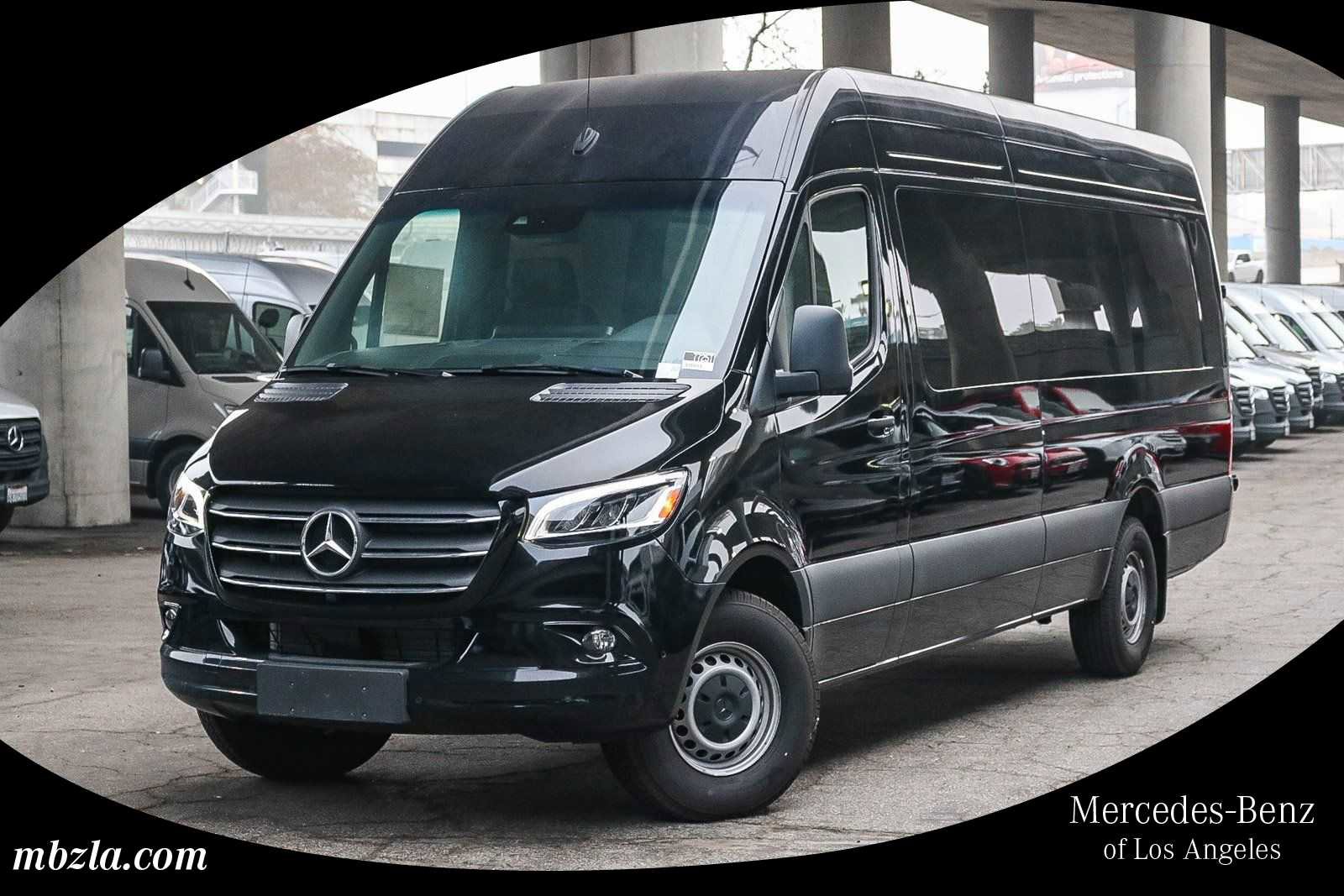 Used 2024 Mercedes-Benz Sprinter 2500 image 1