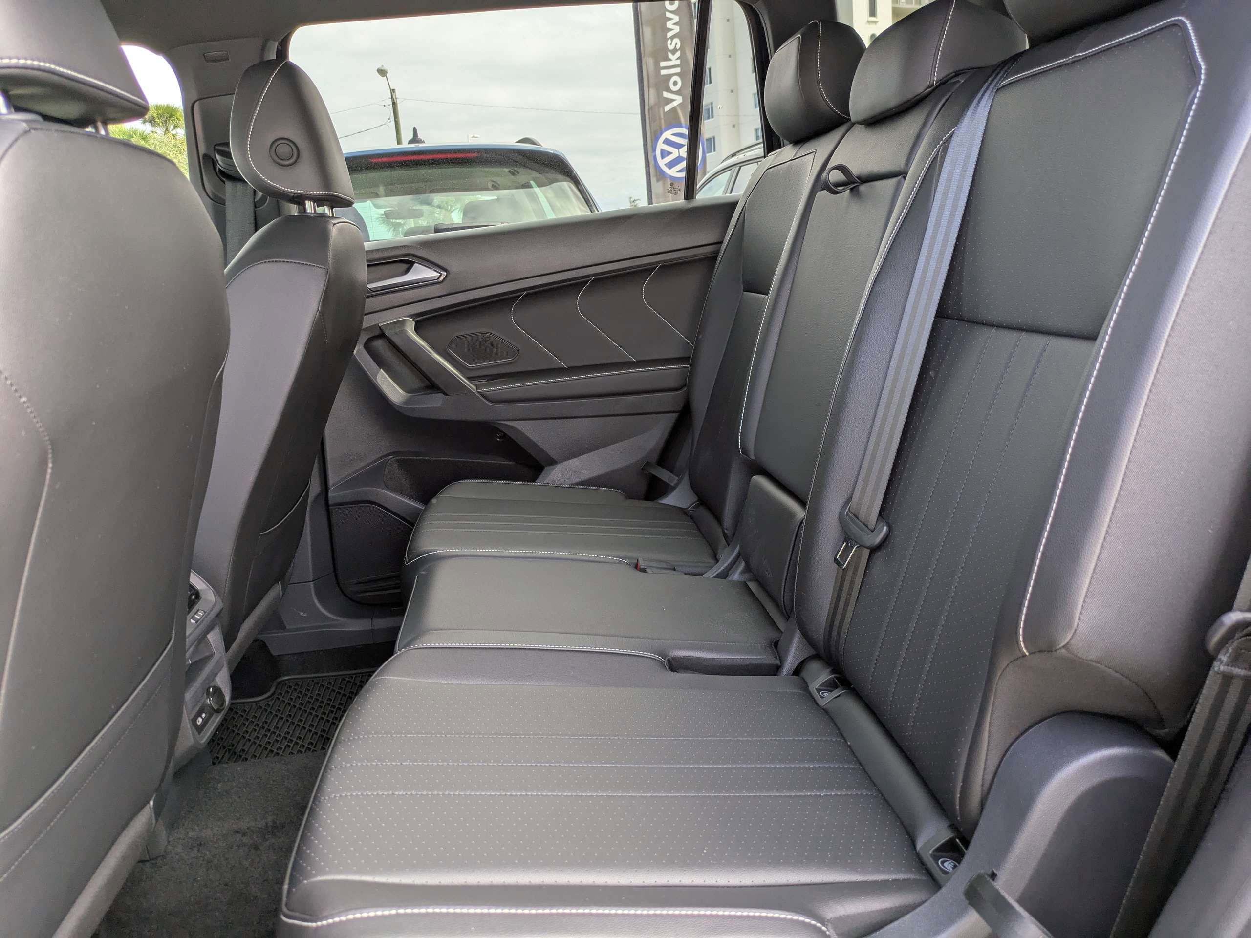 Used 2024 Volkswagen Tiguan SE R-Line image 15