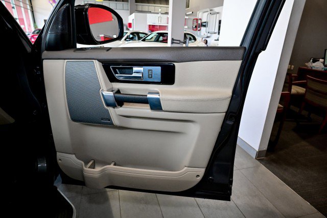 Used 2016 Land Rover LR4 HSE Silver Edition AWD/4WD image 29