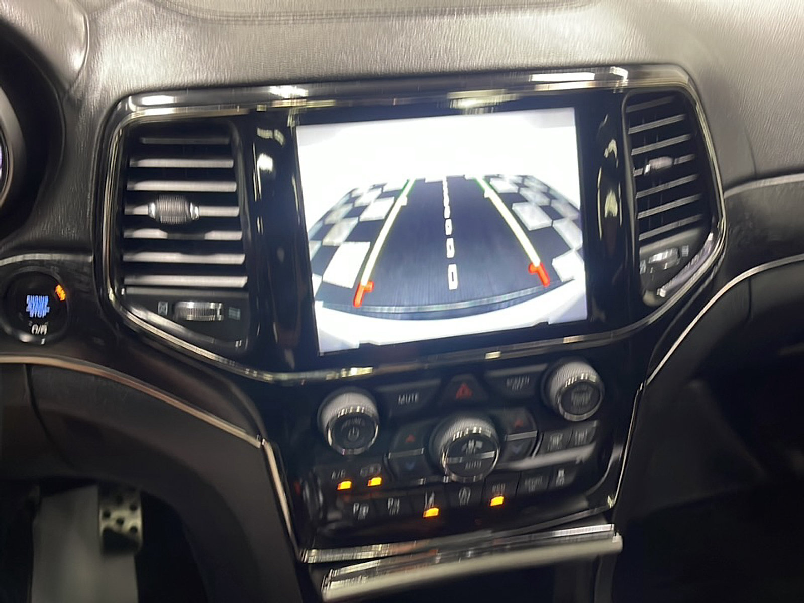 Used 2019 Jeep Grand Cherokee High Altitude AWD/4WD image 9