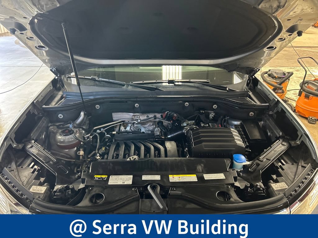 Certified 2022 Volkswagen Atlas SEL R-Line AWD/4WD image 10