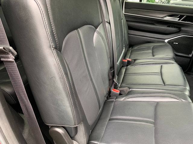 Certified 2024 Jeep Wagoneer Series II w/ Flexible Seating Group AWD/4WD image 14