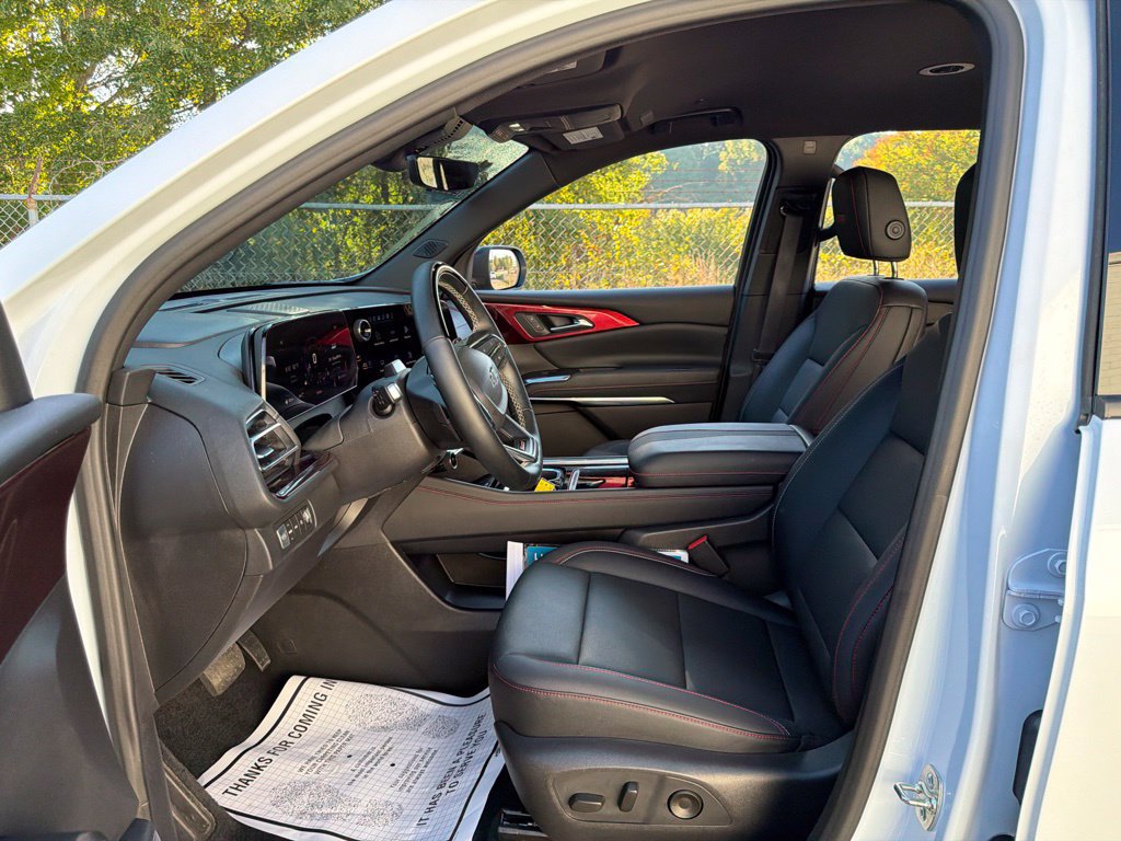 Used 2026 Chevrolet Traverse Z71 w/ Enhanced Driving Package AWD/4WD image 26