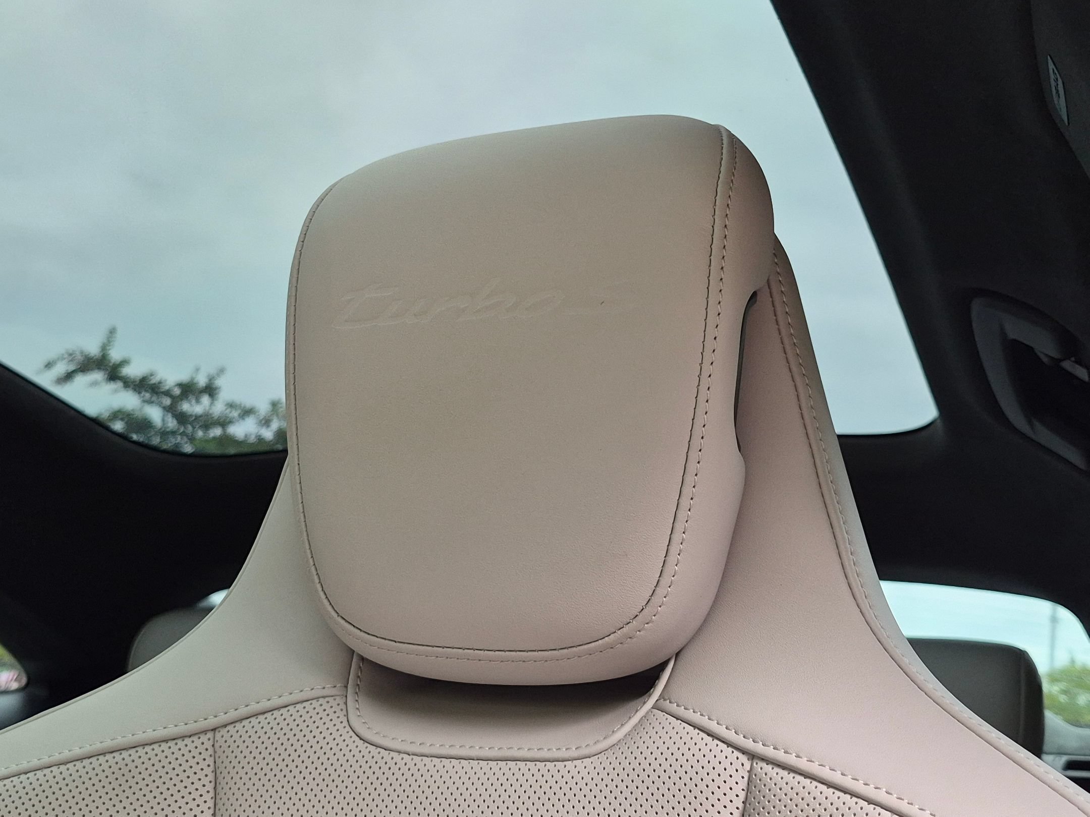 Certified 2022 Porsche Taycan Turbo S AWD/4WD image 6