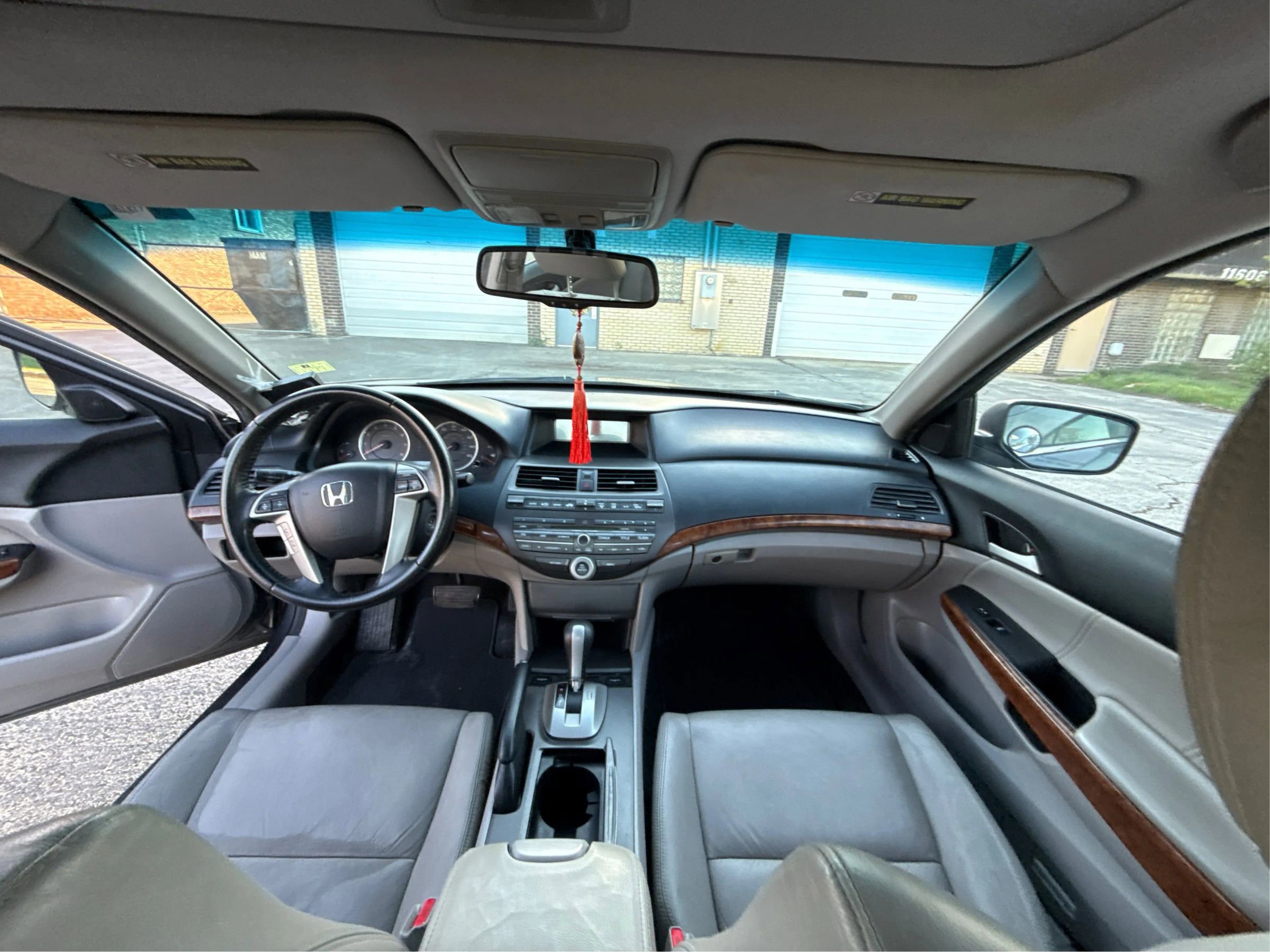 Used 2011 Honda Accord EX-L image 24