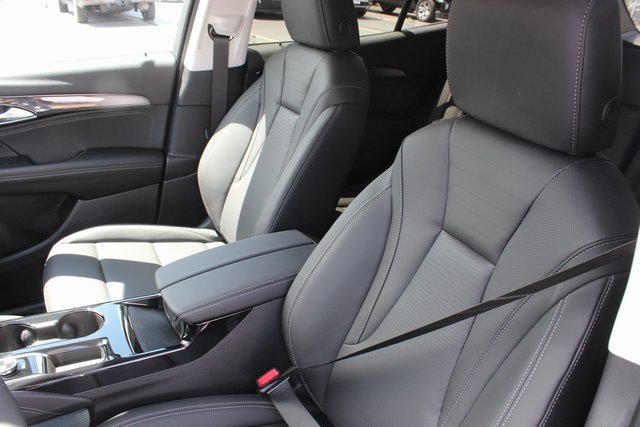 New 2025 Buick Envision Preferred image 2