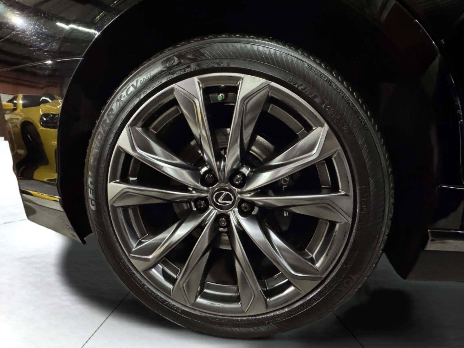 Used 2018 Lexus LS 500 F Sport w/ Accessory Package (Z2) RWD image 58